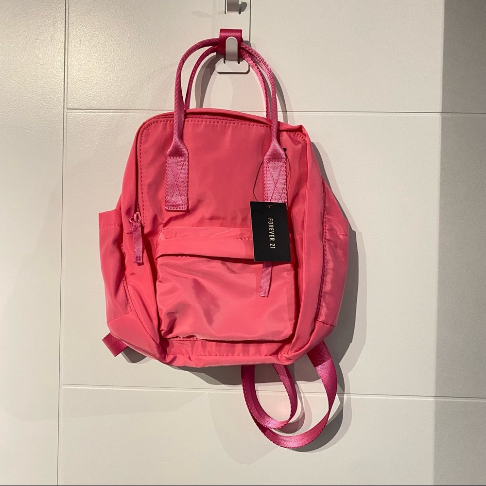 🚫🚫sold🚫🚫💖Hot Pink Mini Backpack - Picture 1 of 6